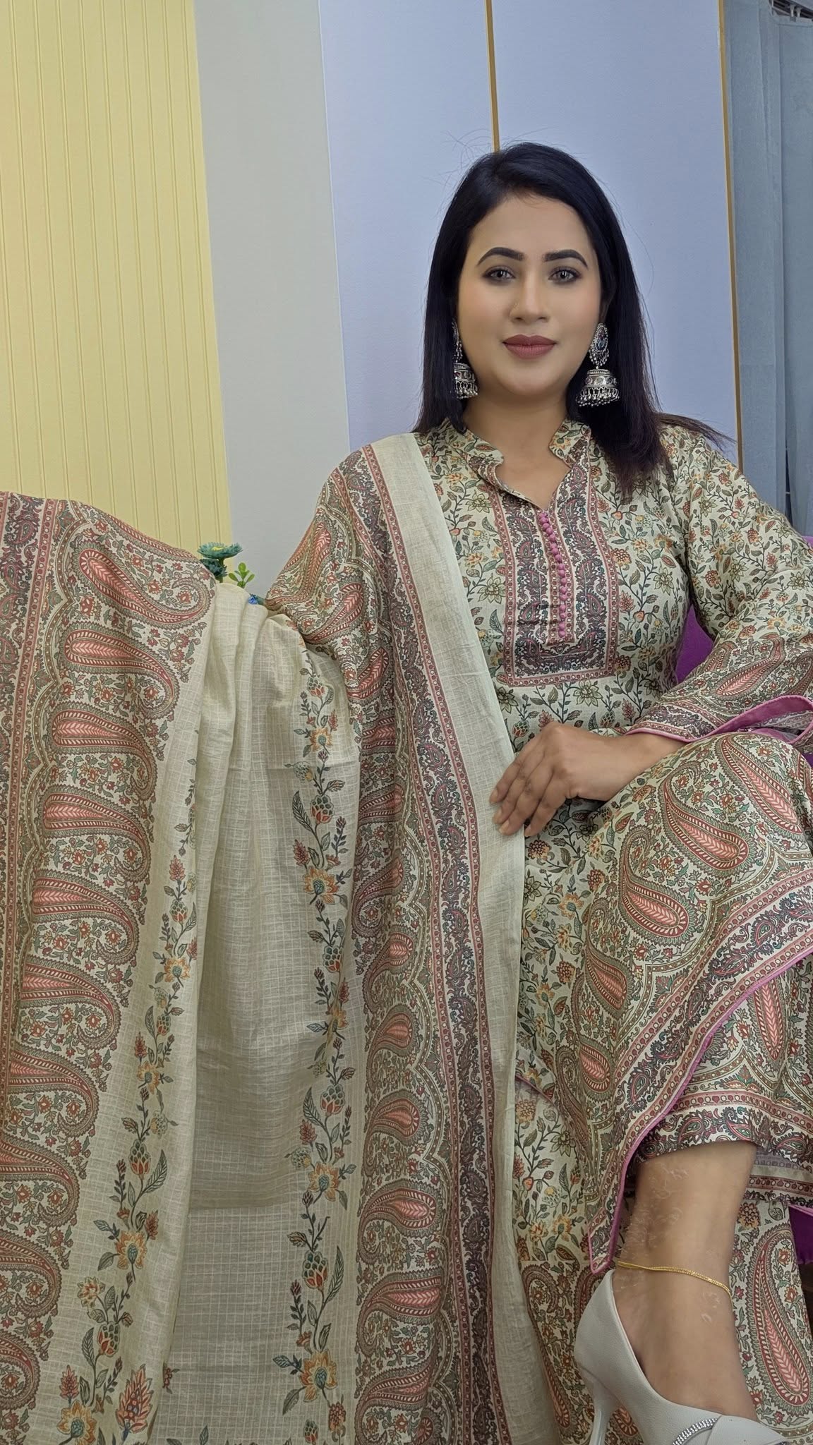 Unstitched Three Piece Muslin Cotton Salwar Kameez