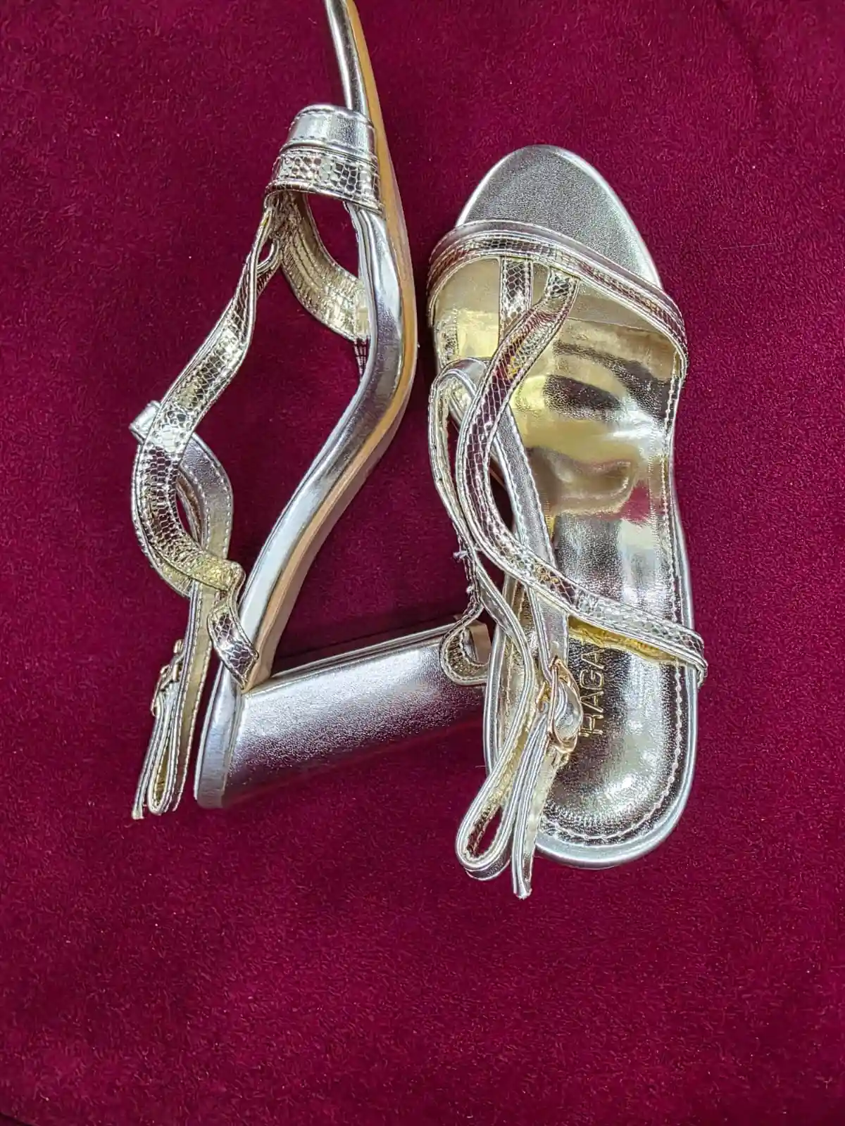 Ladies Shoes Gold – Comfortable Free Size